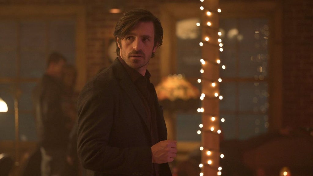 Eoin Macken in "Ransom Canyon" (Netflix)