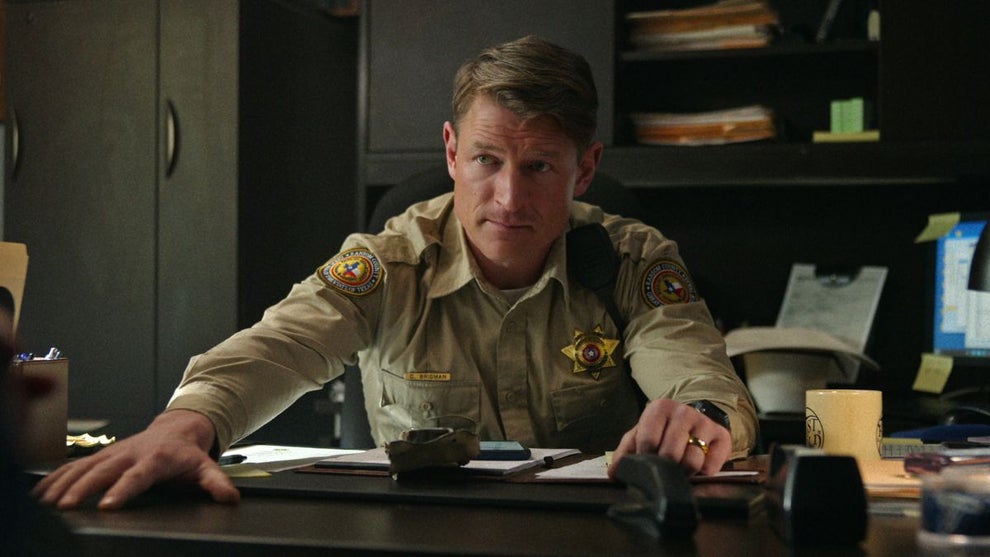 Phillip Winchester in "Ransom Canyon" (Netflix)