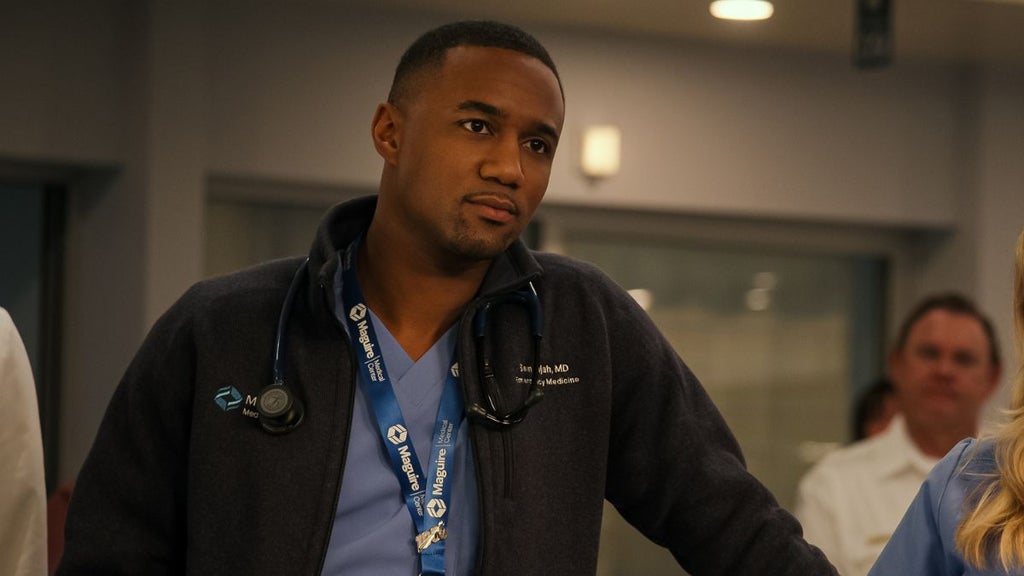 Jessie T. Usher as Dr. Sam Elijah in "Pulse" (Netflix)