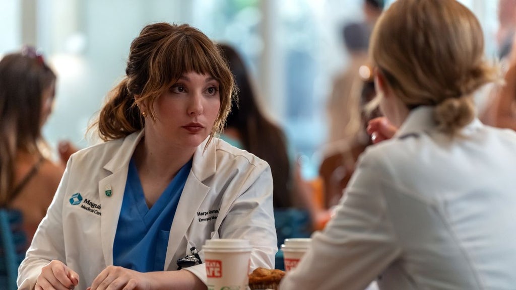 Jessy Yates as Dr. Harper Simms in "Pulse" (Netflix)
