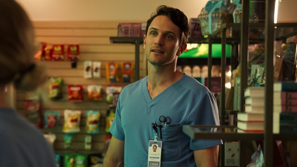 Colin Woodell as Dr. Xander Phillips in "Pulse" (Netflix)