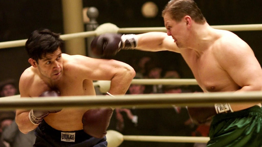 Russell Crowe in "Cinderella Man" (Universal Pictures)