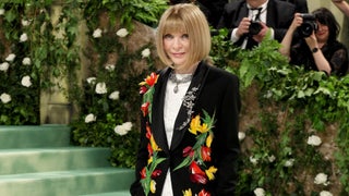 Anna Wintour, Longtime Editor-in-Chief at Vogue, Steps Down After 37 Years