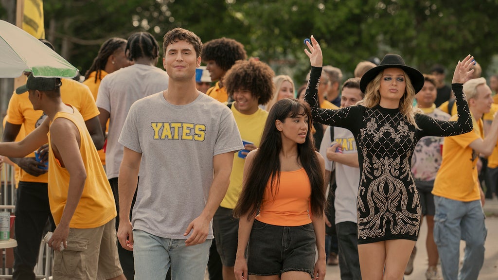 Benny (Benito Skinner), Carmen (Wally Baram) and Hailee (Holmes) in "Overcompensating" (Credit: Prime Video)