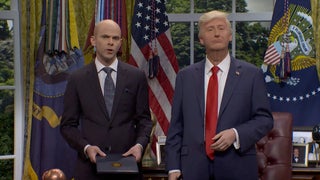 ‘SNL’: Trump Signs Executive Orders Defending Bill Belichick, Chris Columbus and J.K. Rowling in Cold Open | Video
