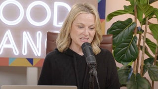 Amy Poehler Reveals How Tom Cruise Gave Her the Ick in ‘The Outsiders’ | Video