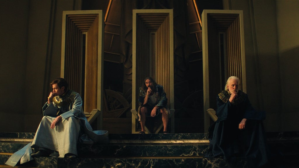 foundation-cassian-bilton-lee-pace-terrence-mann-apple