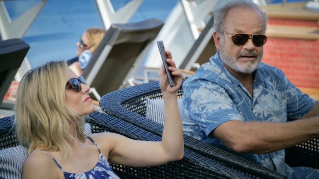Kristen Bell and Kelsey Grammer in "Like Father" (Netflix)
