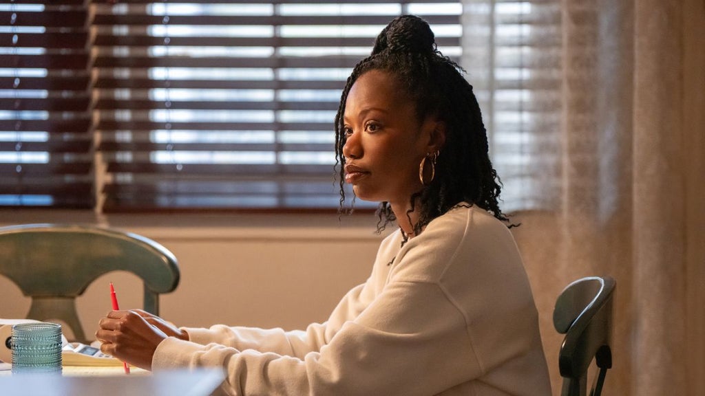 Xosha Roquemore as Shelly in "Forever" 