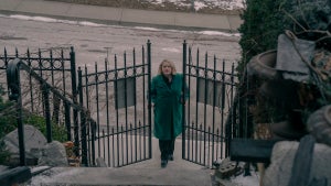 the-handmaids-tale-elisabeth-moss-hulu