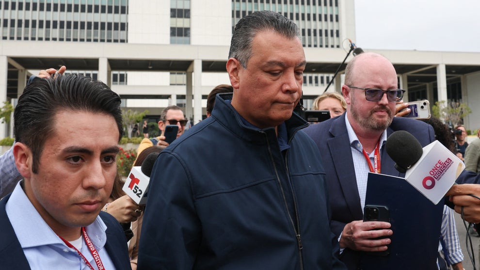 Alex Padilla (Credit: Patrick T. Fallon / AFP via Getty Images)