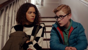 Antonia Gentry as Ginny Miller, Diesel La Torraca as Austin Miller in "Ginny & Georgia" (Credit: Netflix)