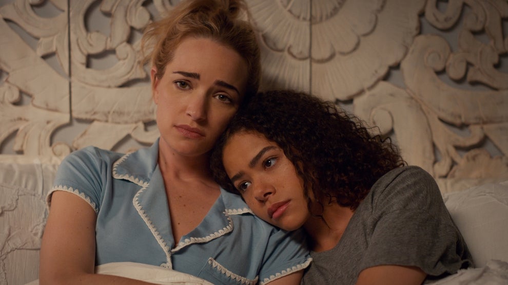 Brianne Howey as Georgia Miller and Antonia Gentry as Ginny Miller in "Ginny & Georgia" (Credit: Netflix)