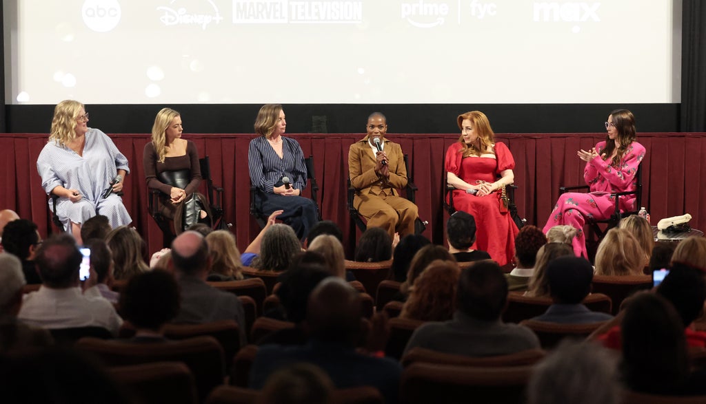 Bridget Everett, Iliza Shlesinger, Julianne Nicholson, Sasheer Zamata, Lisa Ann Walter and Whitney Cummings