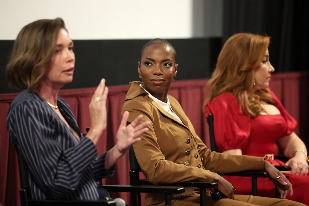 Julianne Nicholson, Sasheer Zamata, Lisa Ann Walter