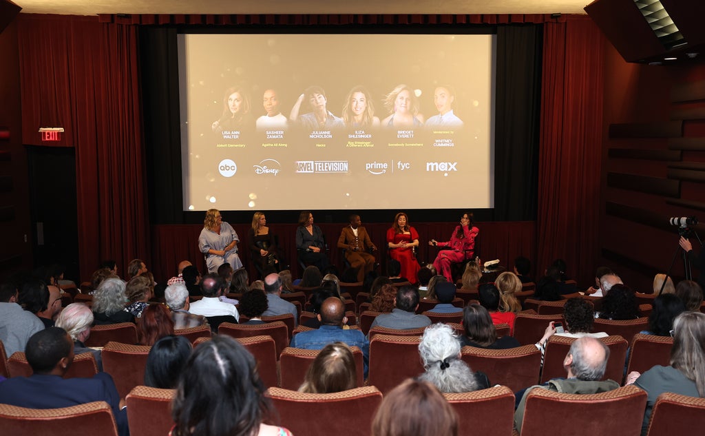 Bridget Everett, Iliza Shlesinger, Julianne Nicholson, Sasheer Zamata, Lisa Ann Walter and Whitney Cummings