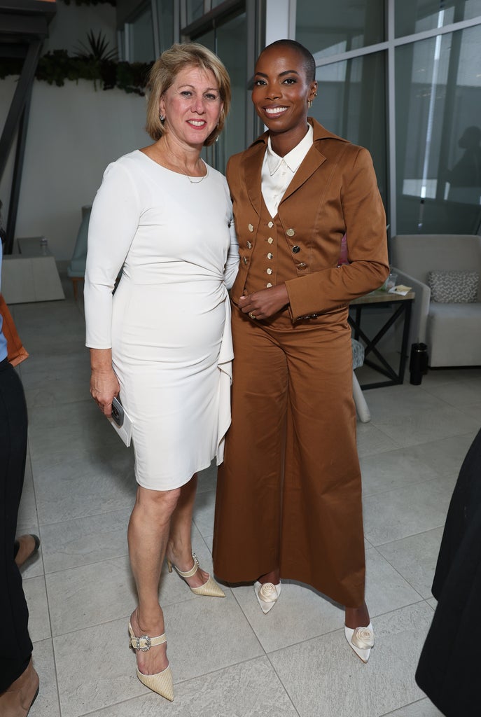 Sharon Waxman, Sasheer Zamata