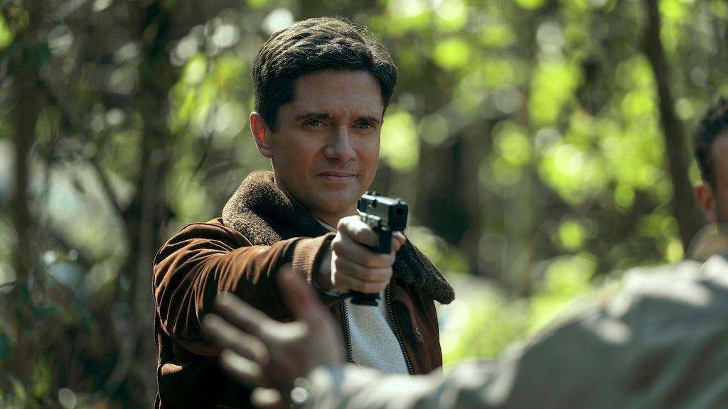 the-waterfront-topher-grace-netflix
