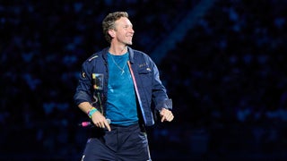 Coldplay’s Chris Martin Gives Any Possible Cheating Fans a Warning Before ‘Jumbotron Song’ at First Show Since Viral Incident