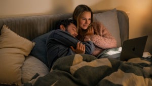 nobody-wants-this-adam-brody-kristen-bell