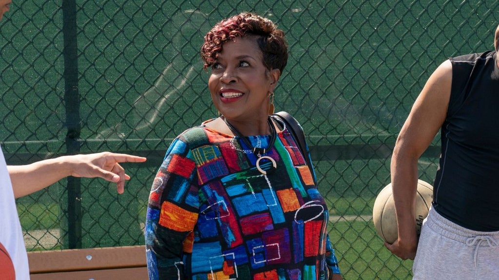 Jo Marie Payton as Cleo in "Miss Governor" (Netflix)