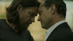 Jason Bateman and Jude Law in "Black Rabbit" Episode 8 (Credit: Netflix)