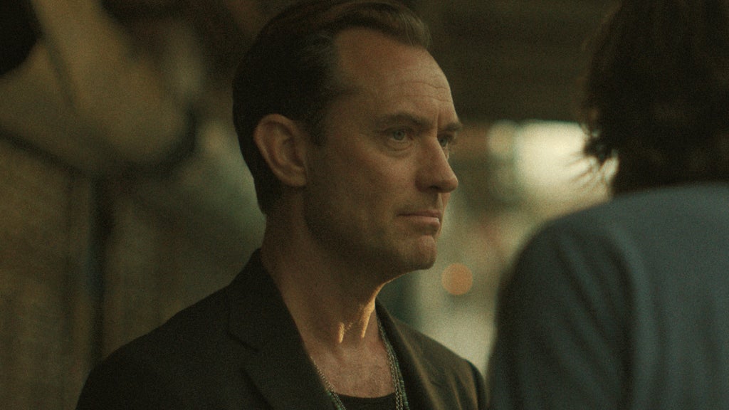 Jude Law as Jake Friedkin in "Black Rabbit" (Netflix)