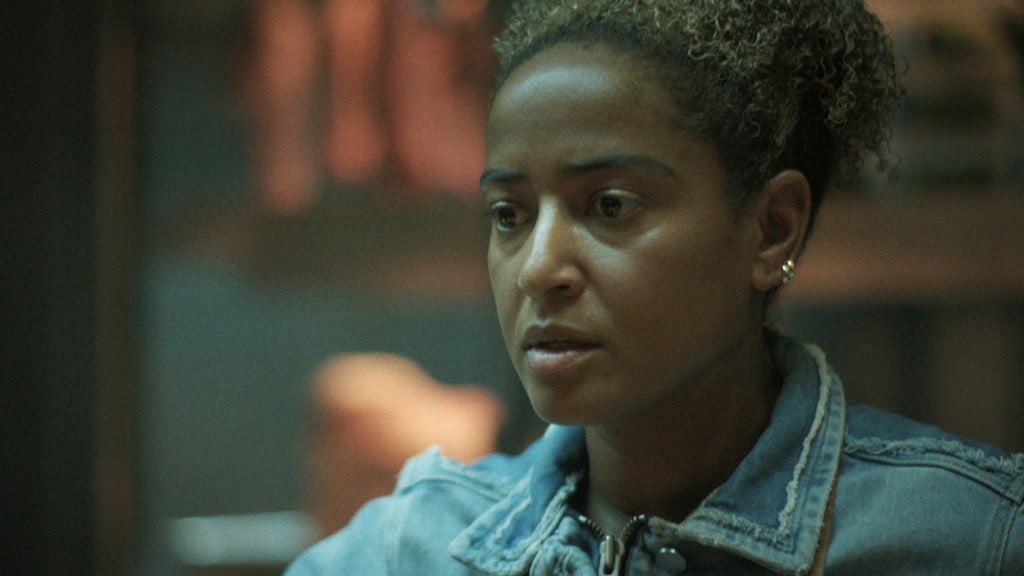 Amaka Okafor as Roxie in "Black Rabbit" (Netflix)