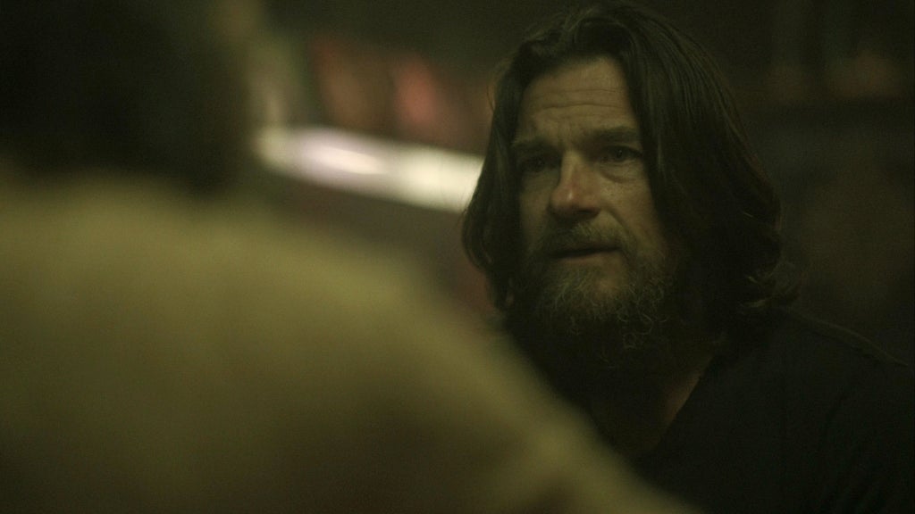 Jason Bateman in "Black Rabbit" Episode 8 (Netflix)
