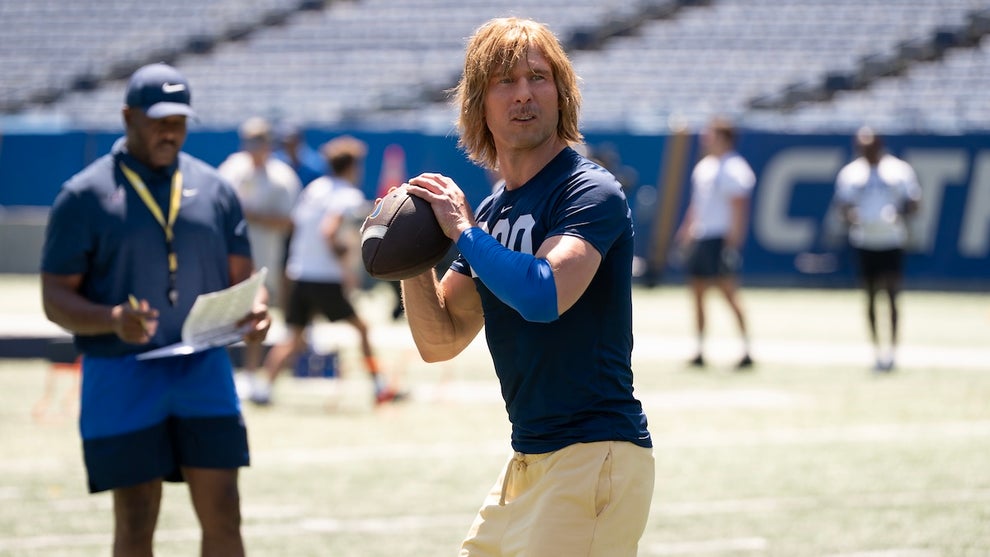 chad-powers-glen-powell-disguise-hulu