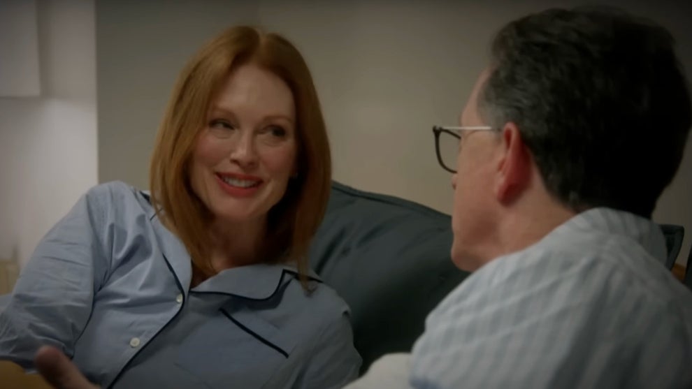 julianne-moore-colbert-late-show