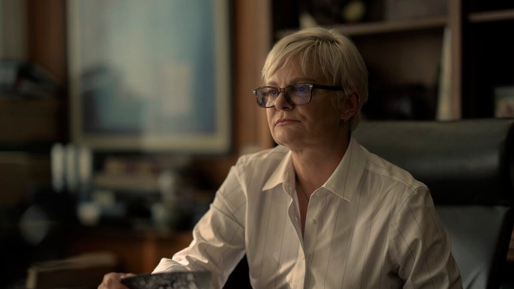 task-martha-plimpton