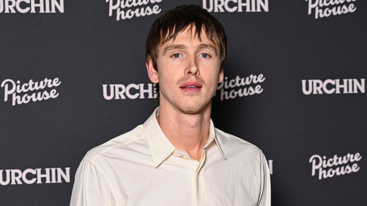 Harris Dickinson Says He’d Rather Play James Bond Over a Superhero | Video