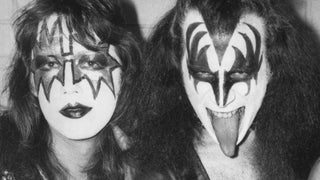 Kiss Bandmates, Pearl Jam, Mötley Crüe and More Mourn Guitarist Ace Frehley: ‘Irreplaceable Rock Soldier’