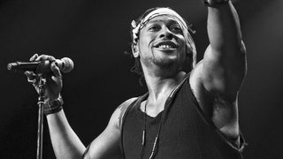 D’Angelo, Grammy-Winning R&B and Neo-Soul Singer, Dies at 51