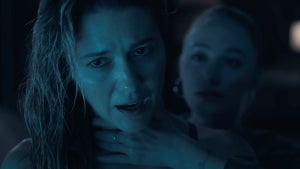 Mary Elizabeth Winstead and Maika Monroe in "The Hand That Rocks the Cradle" (Credit: Hulu)