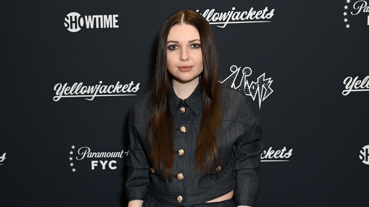 ‘Yellowjackets’ Star Samantha Hanratty Bursts Into Tears Over Final Season News: ‘In a Mourning Process’ | Video