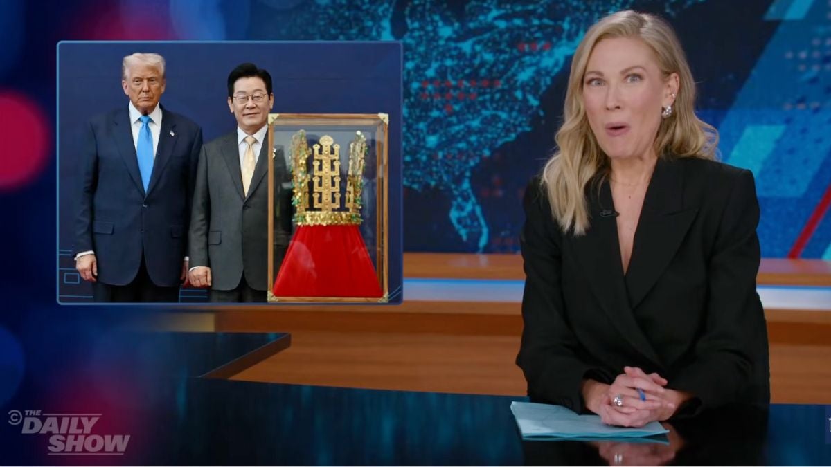 ‘The Daily Show’ Slams South Korea’s President for Gifting Trump a Gold Crown: ‘Not Helping’ | Video
