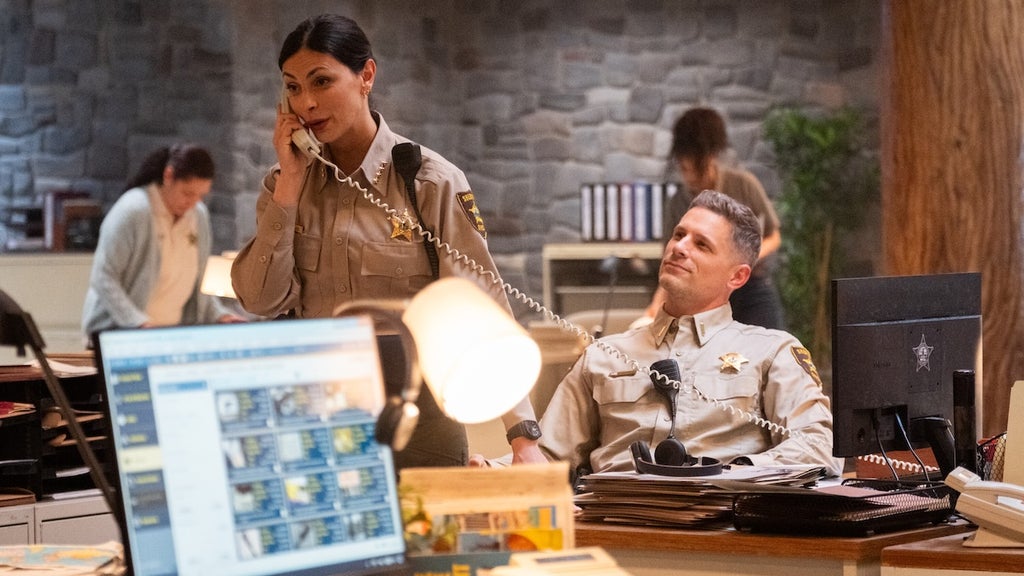 sheriff-country-morena-baccarin-matt-lauria-cbs