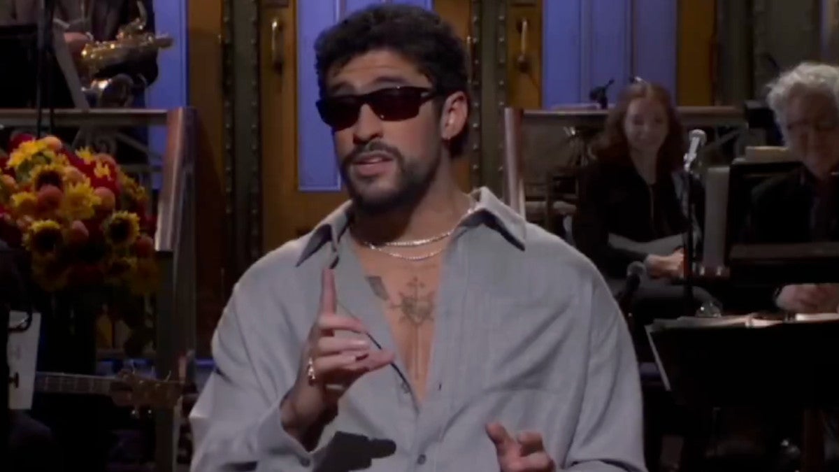 Bad Bunny Pokes Fun at Fox News Response to Super Bowl Gig in ‘SNL’ Monologue: ‘Everybody’s Happy About It’ | Video
