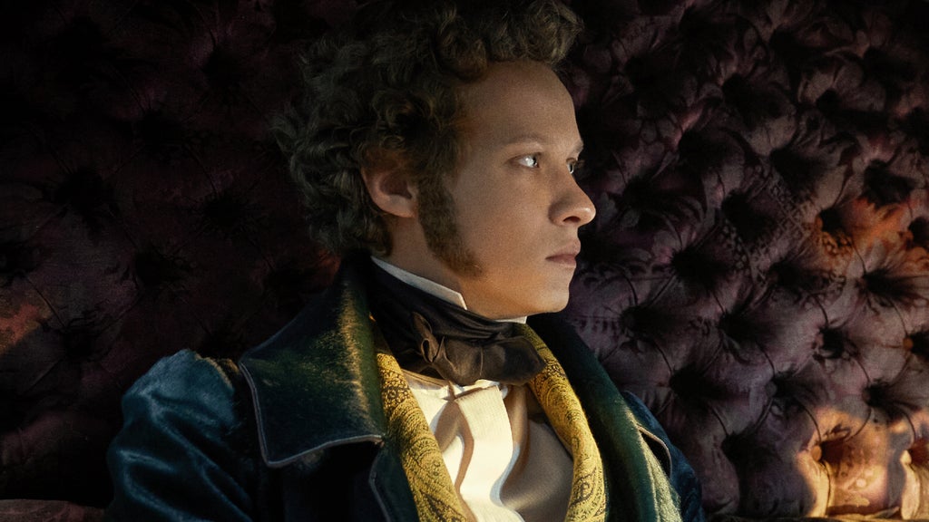 Felix Kammerer as William Frankenstein (Ken Woroner/Netflix)