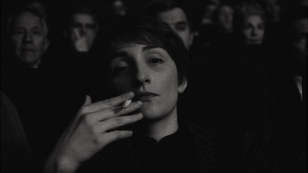 Jodie Ruth-Forest as Suzanne Schiffman in "Nouvelle Vague" (Netflix)