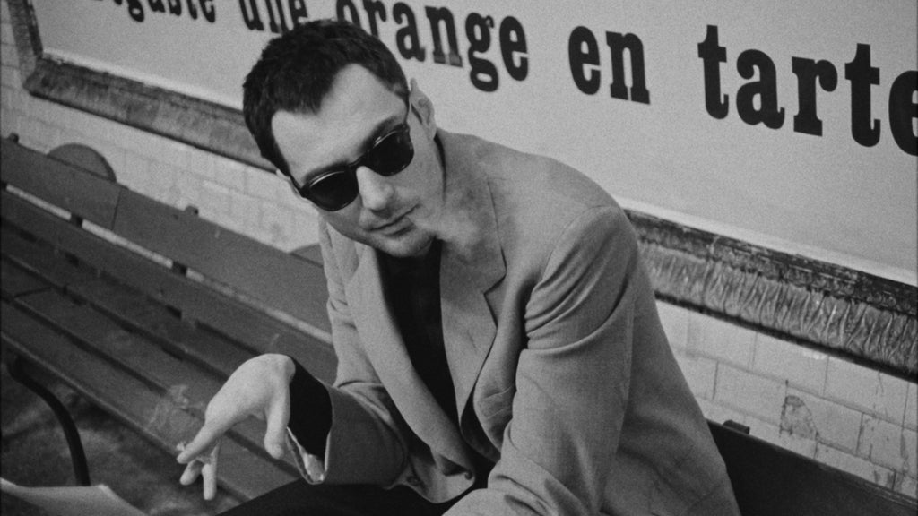 Guillaume Marbeck as Jean-Luc Godard in "Nouvelle Vague" (Netflix)