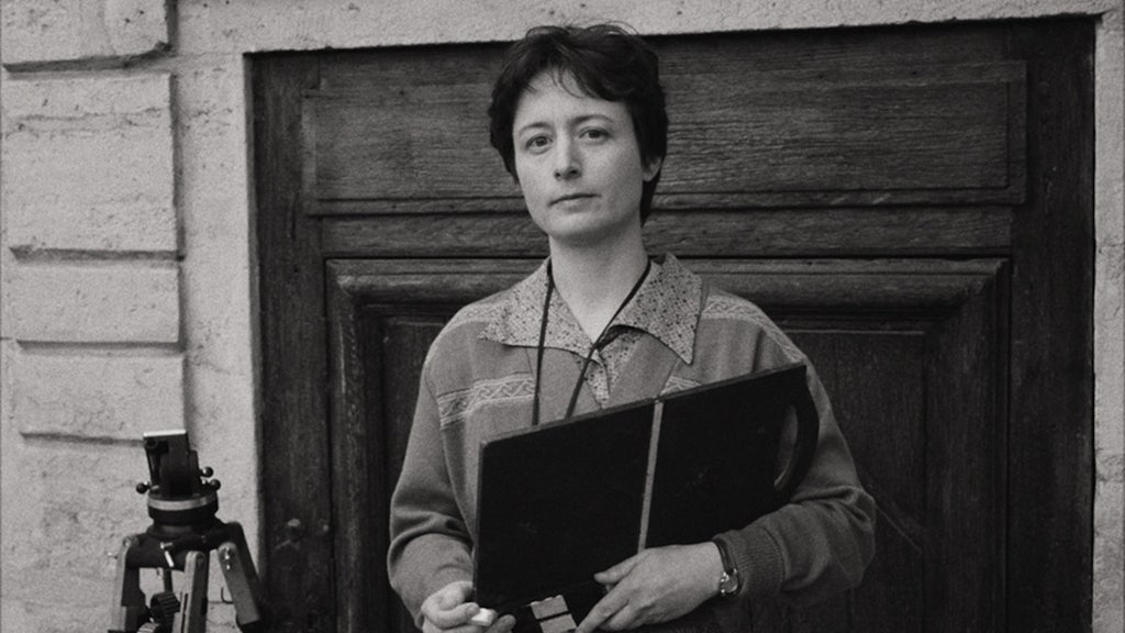 Pauline Belle as Suzon Faye in "Nouvelle Vague" (Netflix)