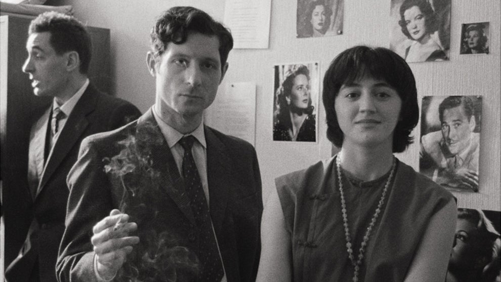 Roxane Rivière as Agnès Varda (right) standing next to Jacques Demy (left) in "Nouvelle Vague" (Netflix)