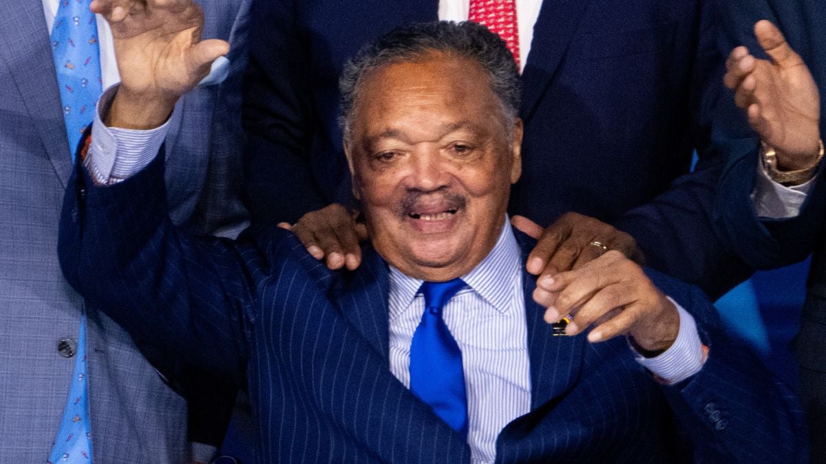 El equipo del reverendo Jesse Jackson emitió una actualización de salud tras la visita de Clinton al hospital