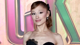 Ariana Grande Reacts to Having 6 Fingers in Vogue Cover Photoshop Mistake: ‘Holy S–t’