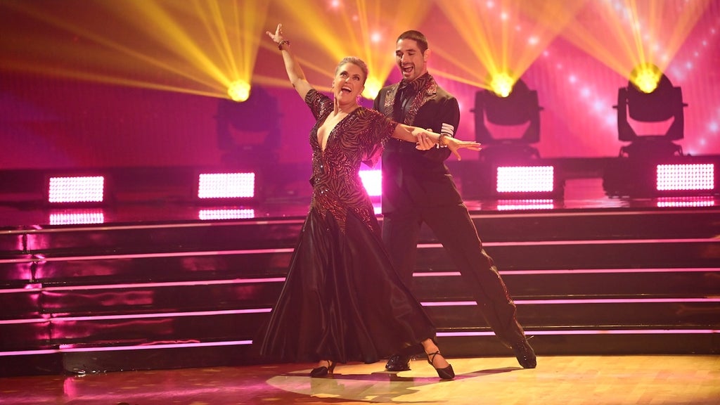 dwts-elaine-hendrix-alan-bernsten-disney