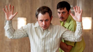 ‘Dead Man’s Wire’ Review: Bill Skarsgård Is Brilliant in Gus Van Sant’s Mixed-Bag Thriller
