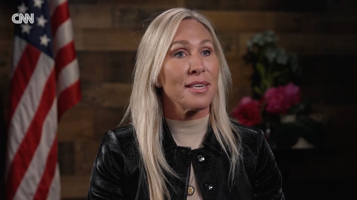 Marjorie Taylor Greene diz que barragem rompe no Partido Republicano após cisma de Trump